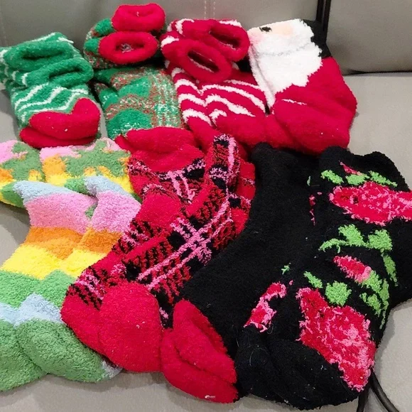 Festive Bundle Of Socks Collection - Picture 4 of 8